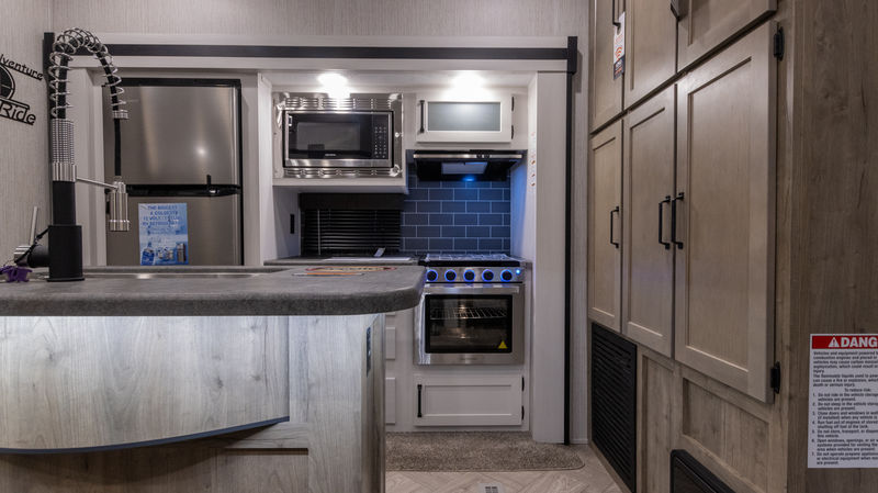 PALOMINO PUMA 383DSS