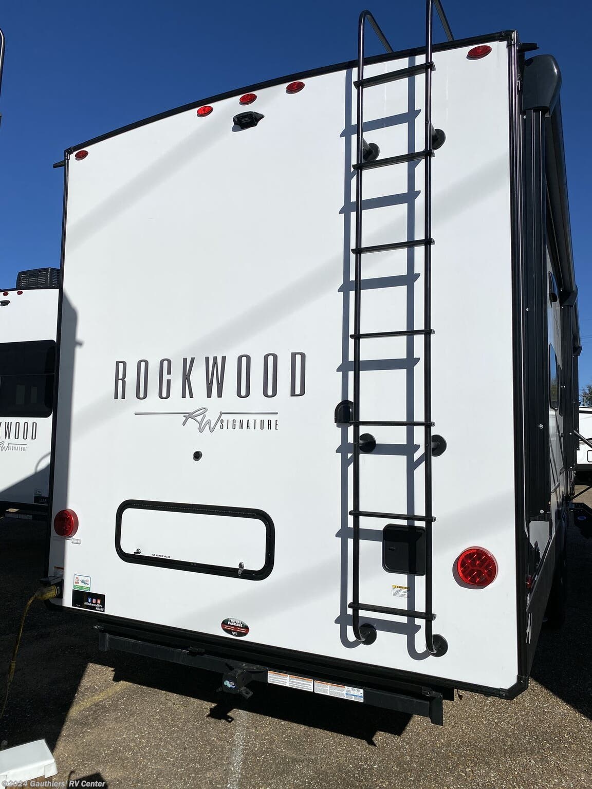 FOREST RIVER ROCKWOOD 376RK