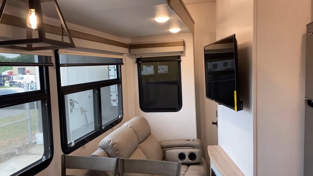 FOREST RIVER ROCKWOOD 373BH