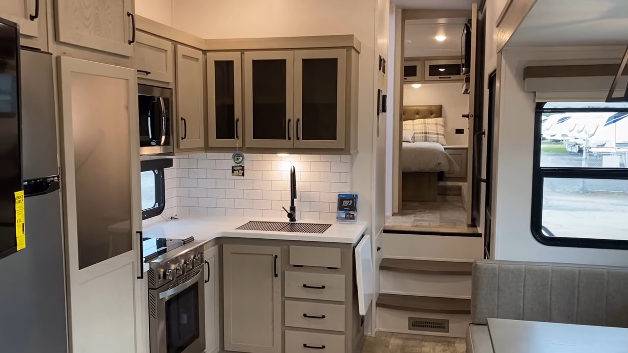 FOREST RIVER ROCKWOOD 373BH