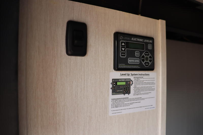 FOREST RIVER RIVERSTONE 3850RK