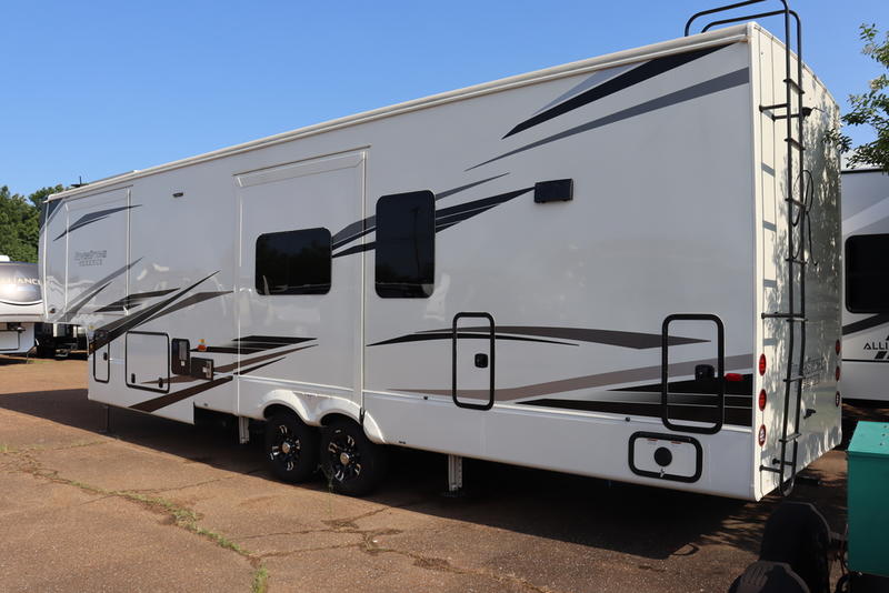 FOREST RIVER RIVERSTONE 3850RK