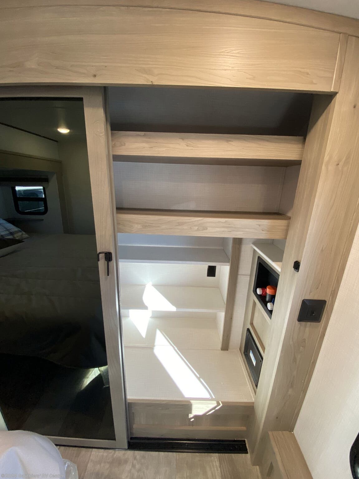 FOREST RIVER ROCKWOOD 376RK