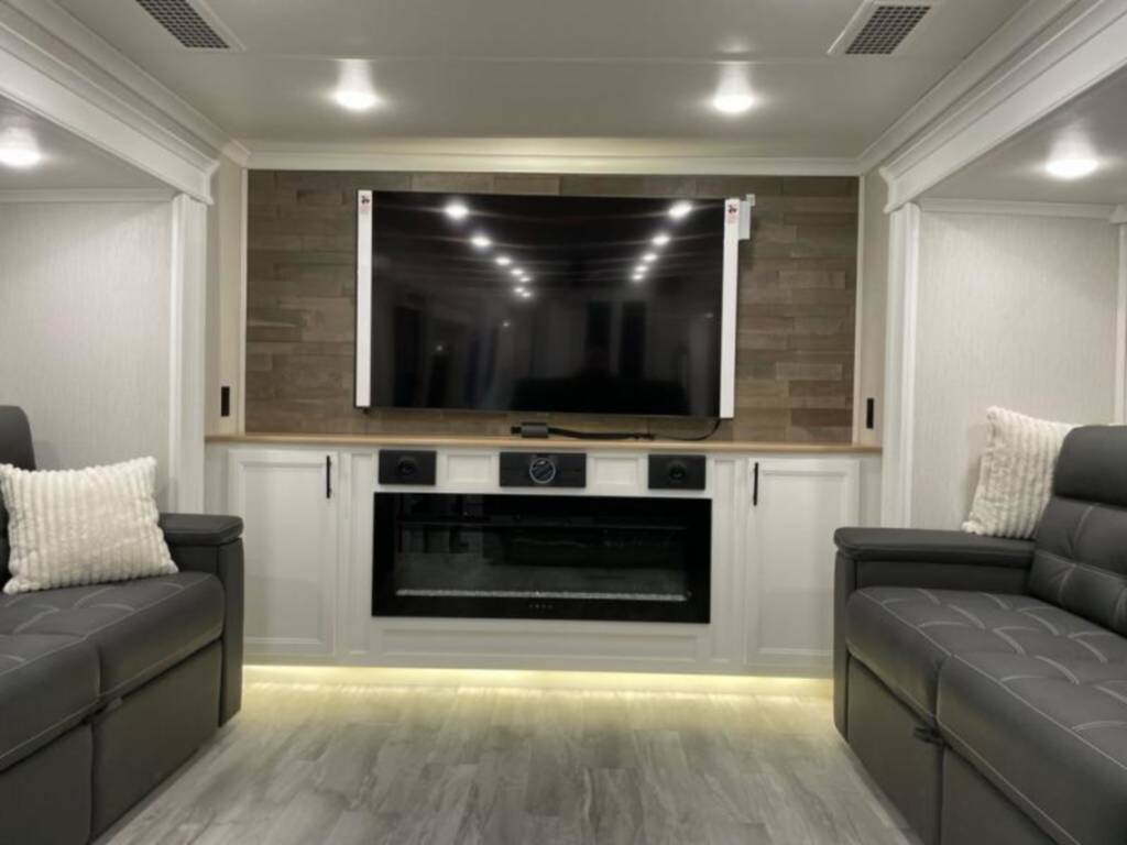 FOREST RIVER RIVERSTONE 419RD