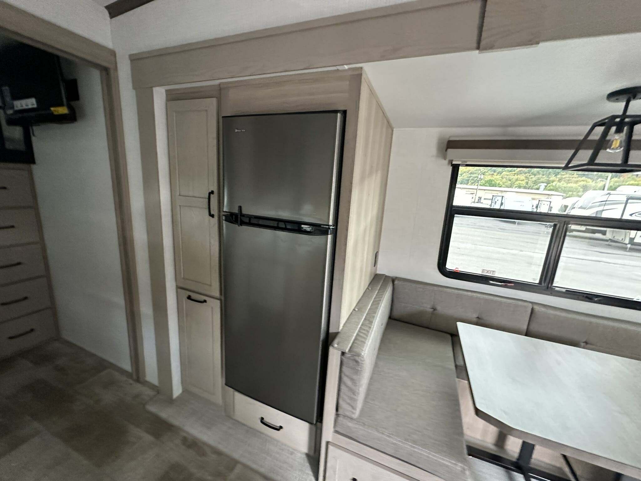 FOREST RIVER ROCKWOOD 374BH