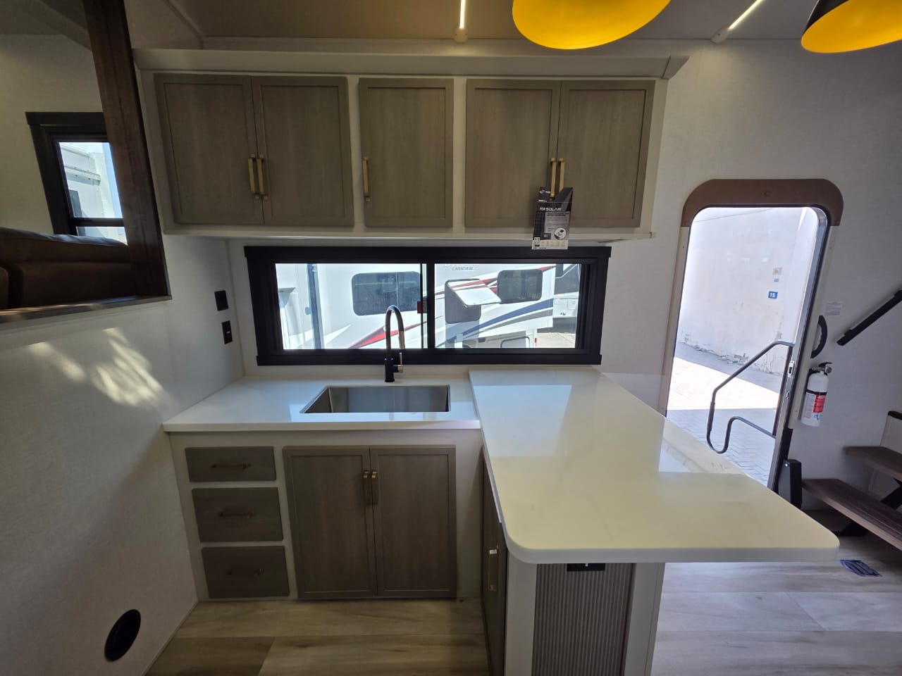 SALEM HEMISPHERE 36FL