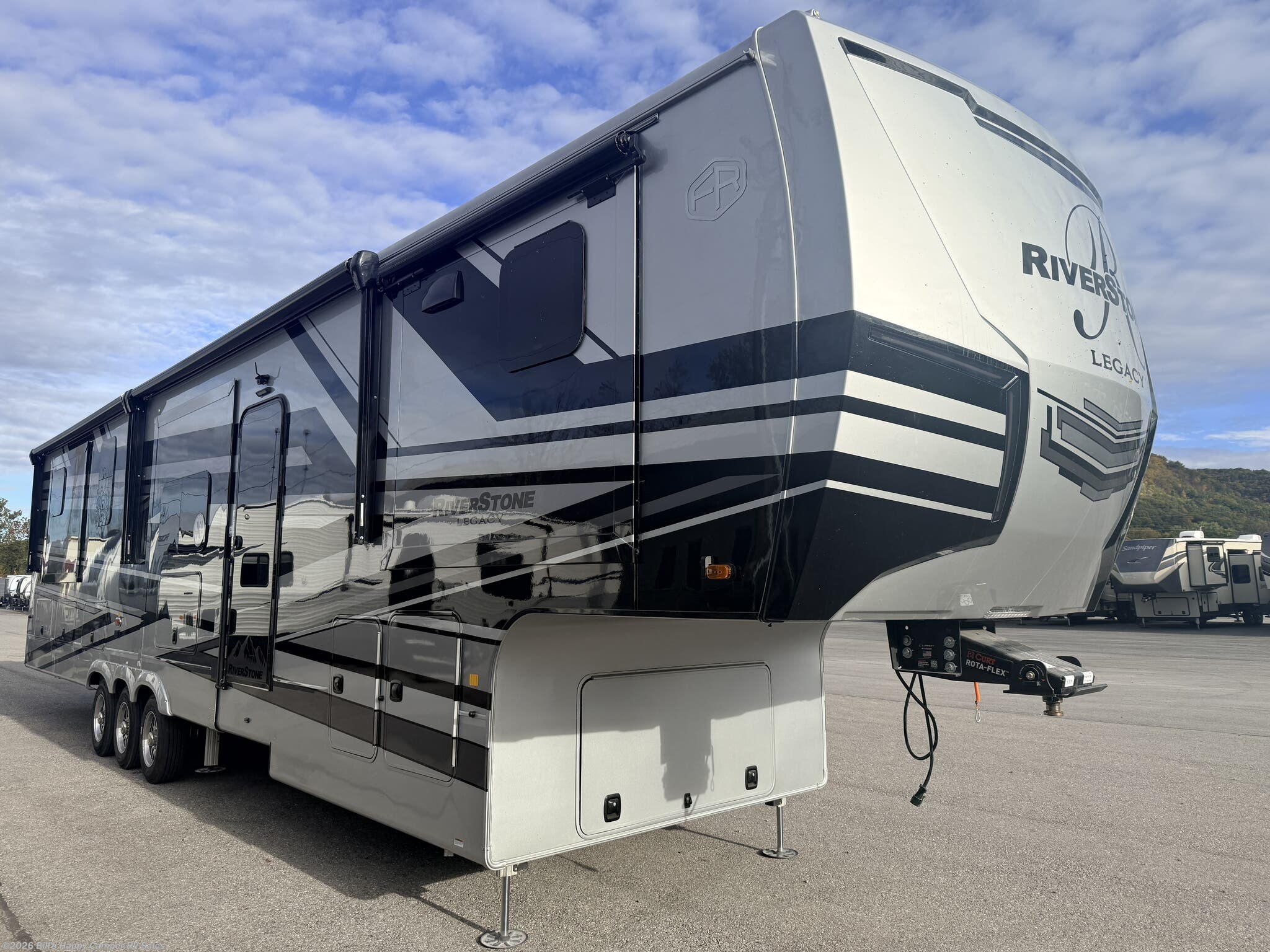 FOREST RIVER RIVERSTONE