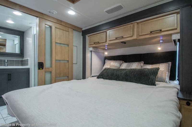 FOREST RIVER BERKSHIRE XL 40E