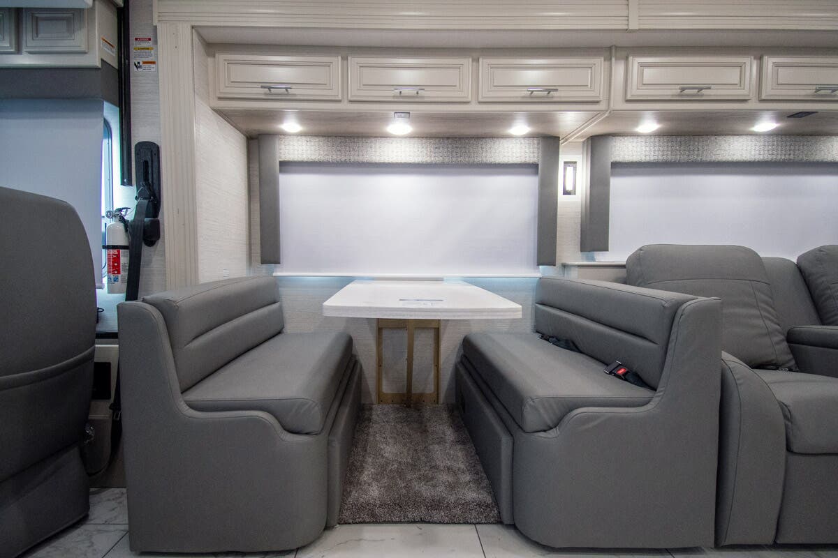 FOREST RIVER BERKSHIRE 40F