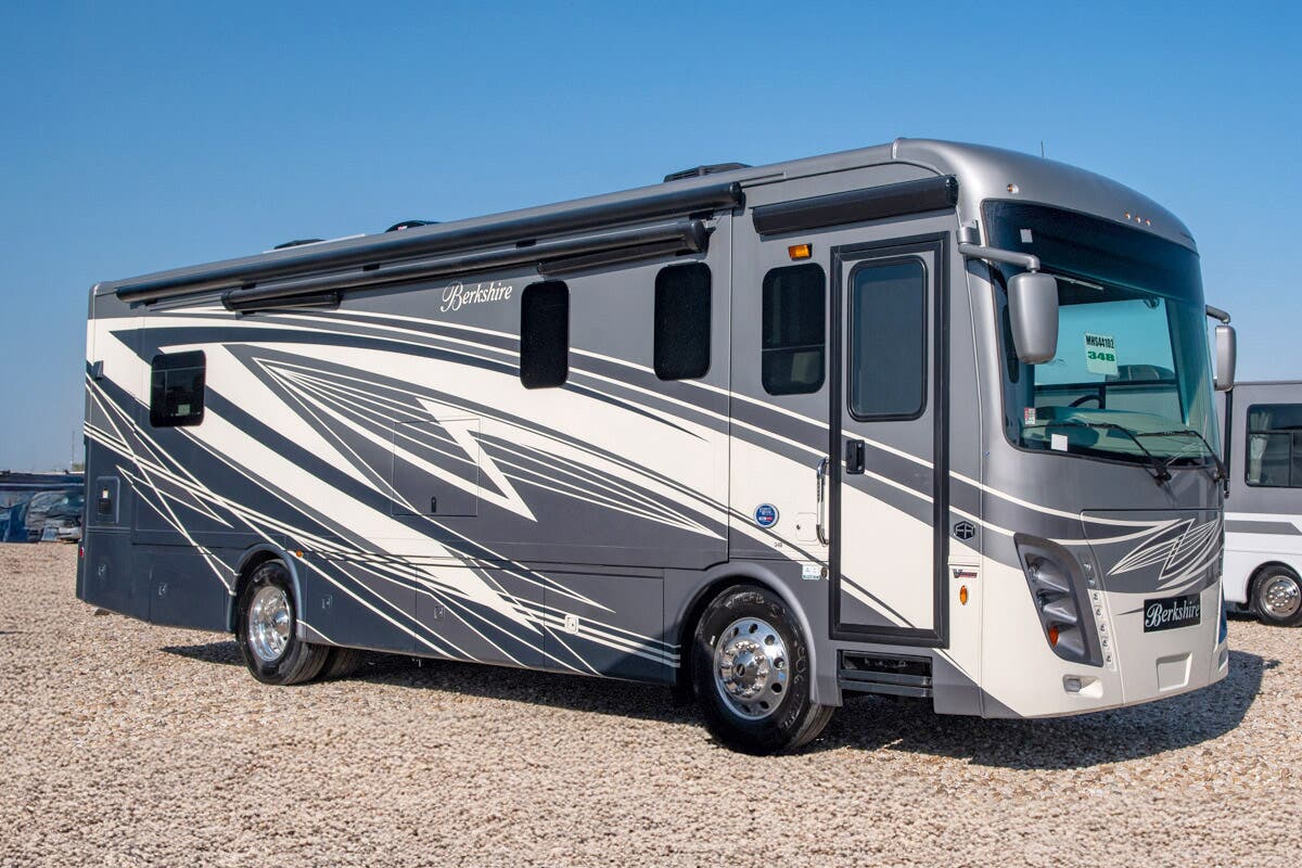 FOREST RIVER BERKSHIRE 34B