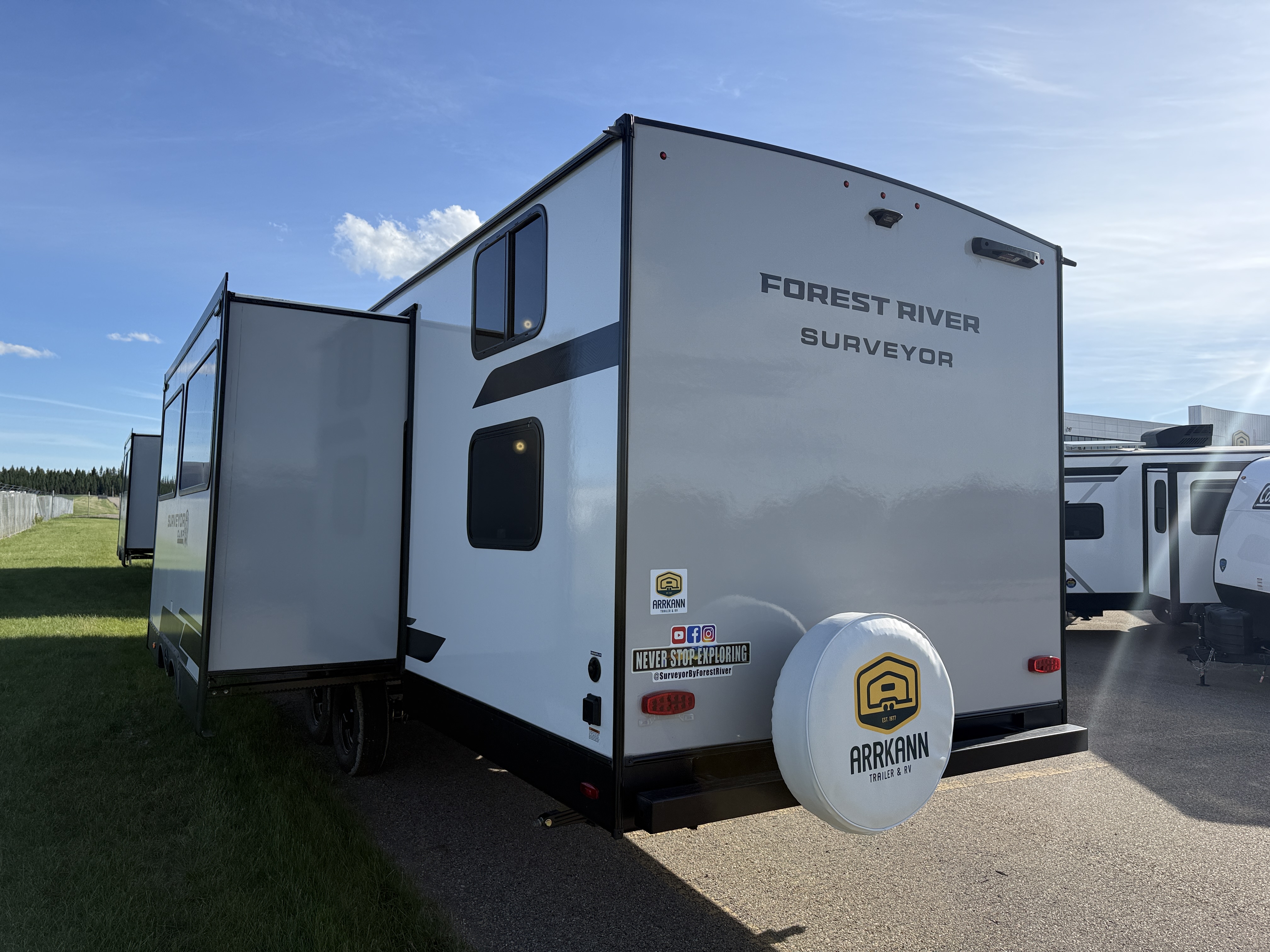 FOREST RIVER SURVEYOR 29CAMP