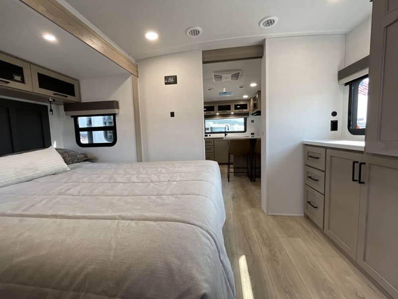 FOREST RIVER ROCKWOOD MINI LITE 2523MBR