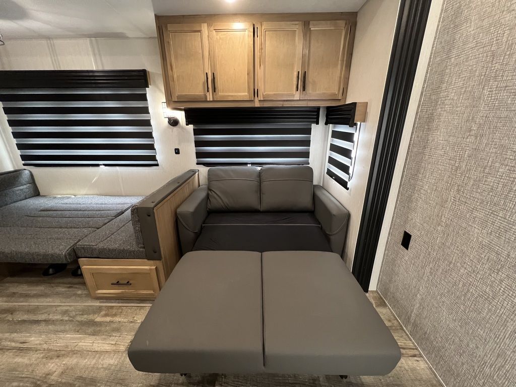 FOREST RIVER CHEROKEE TIMBERWOLF 39TN