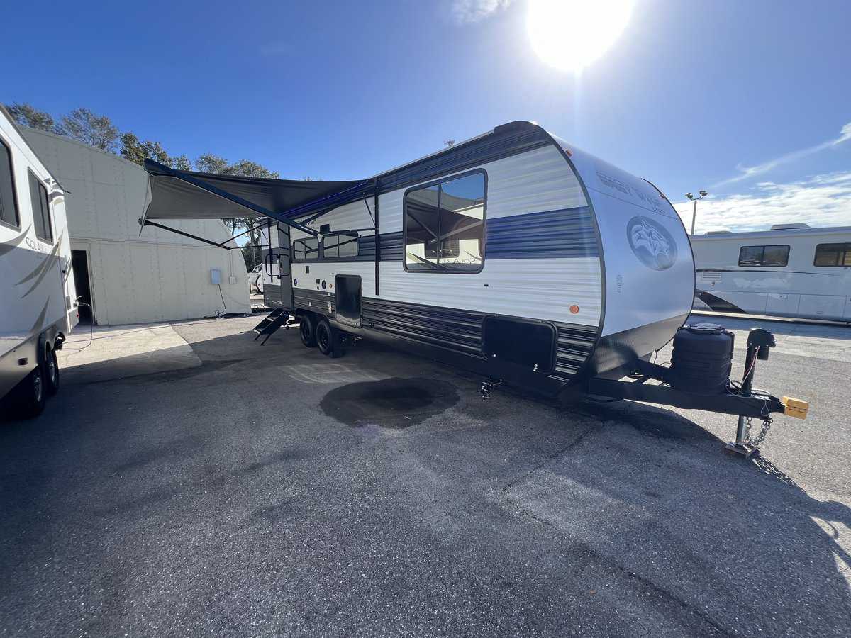 FOREST RIVER CHEROKEE GREY WOLF 26LK