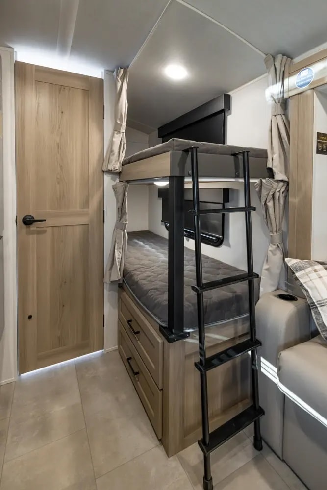 FOREST RIVER ROCKWOOD GEO PRO G20BHT