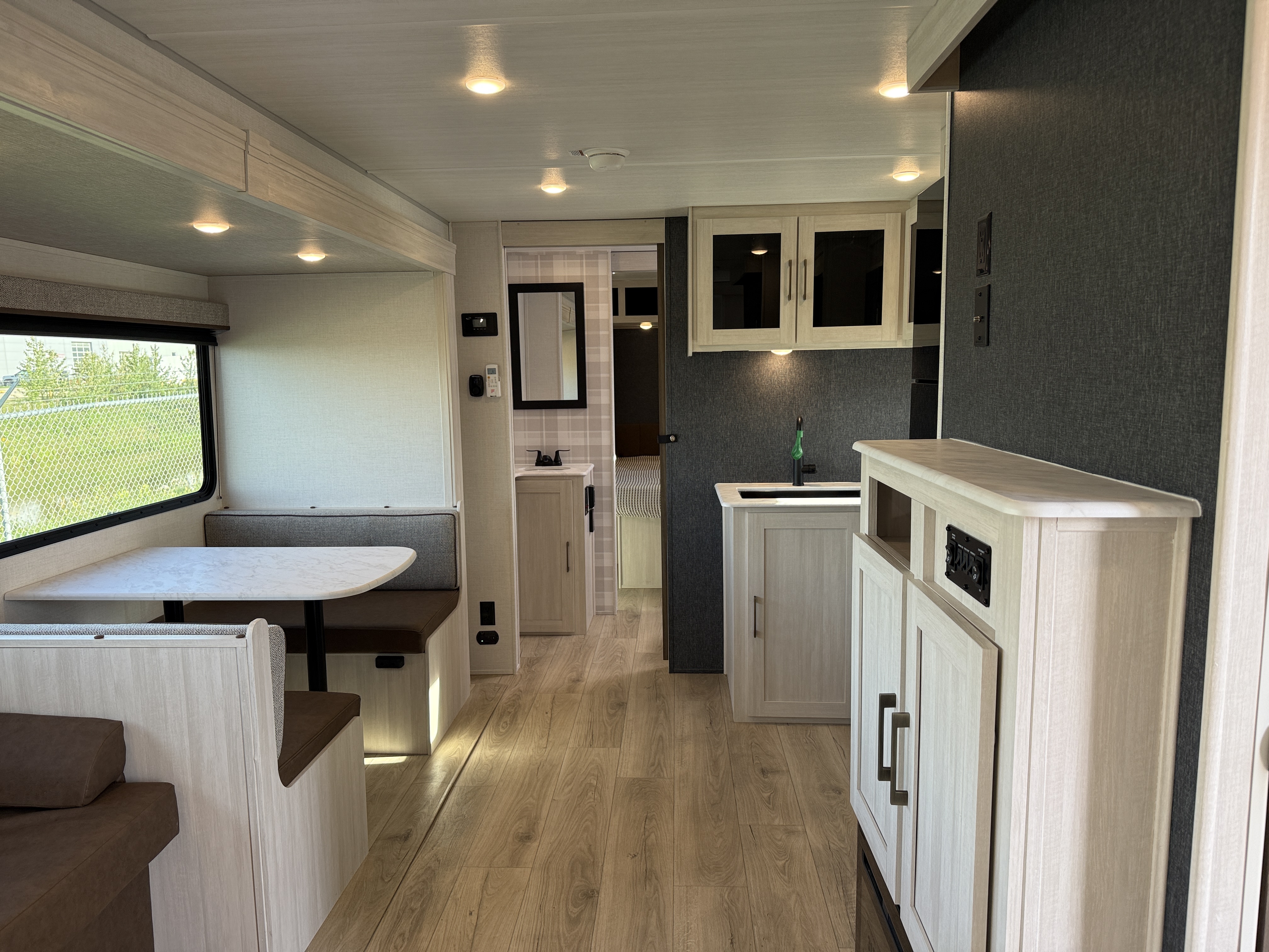 FOREST RIVER SURVEYOR 29CAMP