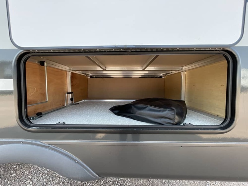 FOREST RIVER ROCKWOOD MINI LITE 2523MBR