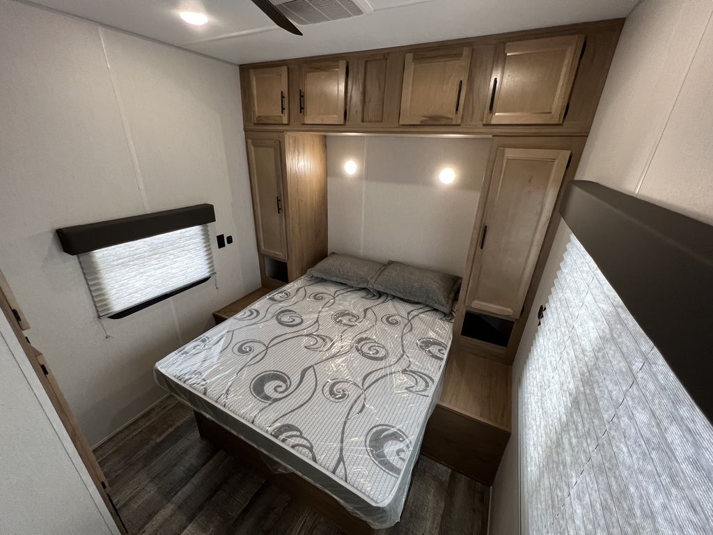 FOREST RIVER CHEROKEE TIMBERWOLF 39TN