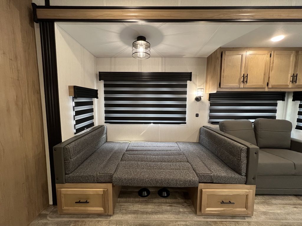 FOREST RIVER CHEROKEE TIMBERWOLF 39TN