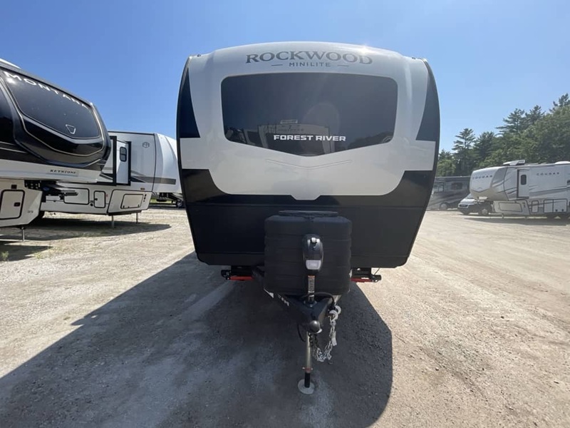 FOREST RIVER ROCKWOOD MINI LITE 2519S