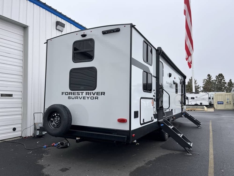 FOREST RIVER SURVEYOR LEGEND 296QBLE