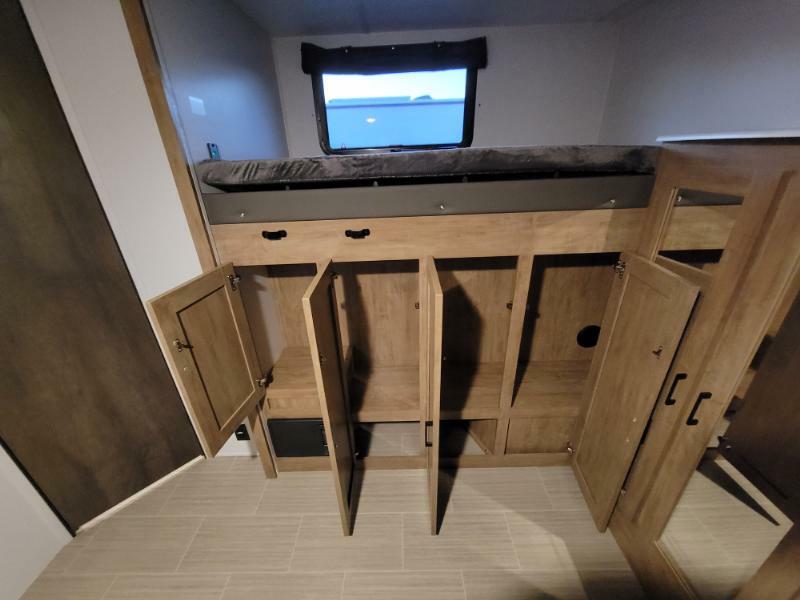 COACHMEN FREEDOM EXPRESS ULTRA LITE 320BHDS