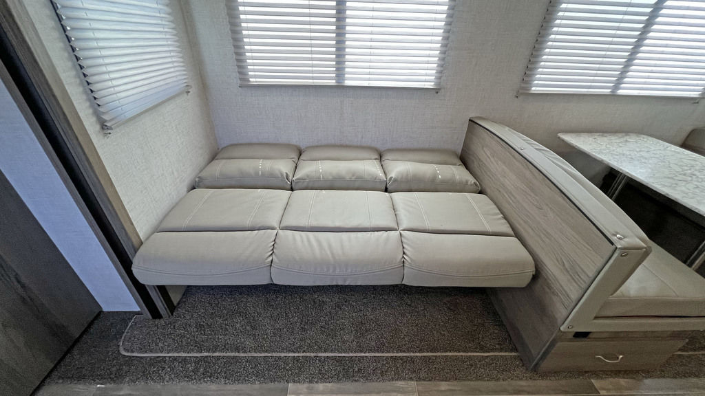 GULF STREAM ENVISION 28CRB