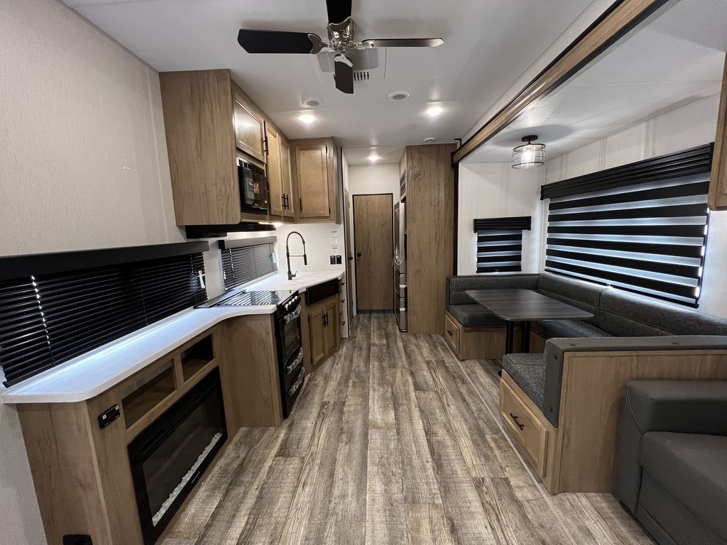 FOREST RIVER CHEROKEE TIMBERWOLF 39TN