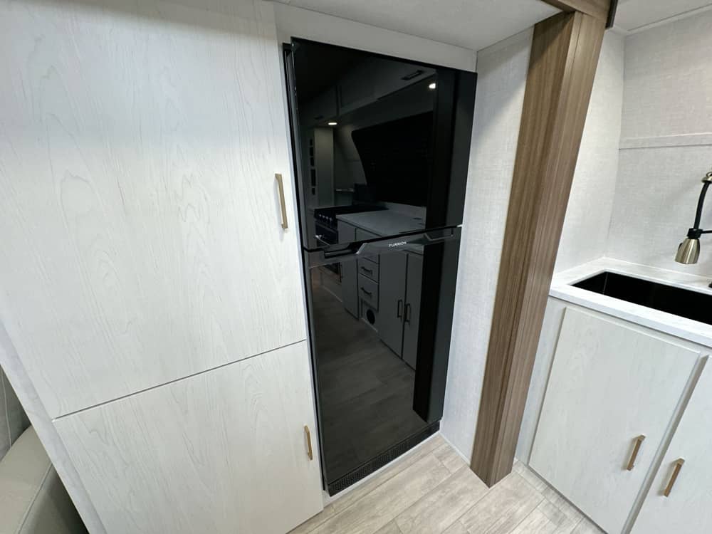 FOREST RIVER VIBE 2500FIK