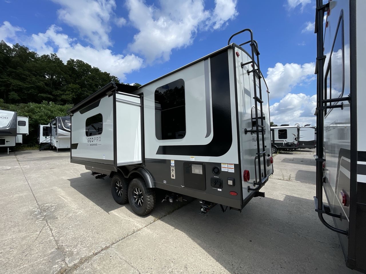 FOREST RIVER ROCKWOOD GEO PRO G20FKS